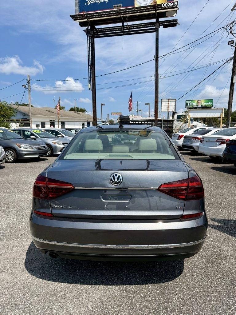 Volkswagen Passat SE 2018