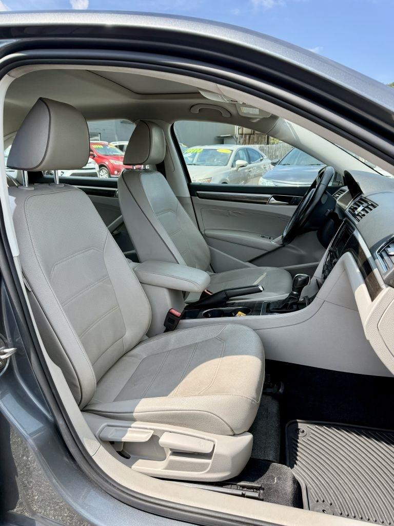 Volkswagen Passat SE 2018