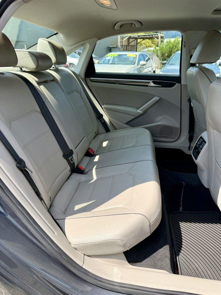 Volkswagen Passat SE 2018