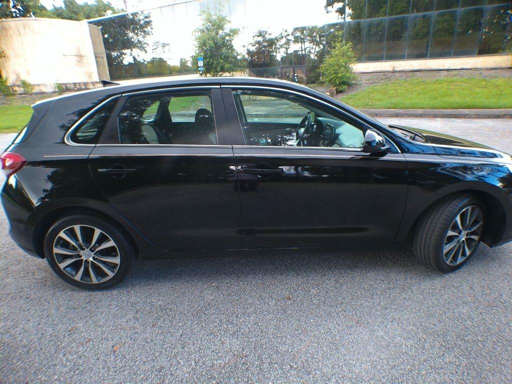 Hyundai Elantra GT Base 6A 2020