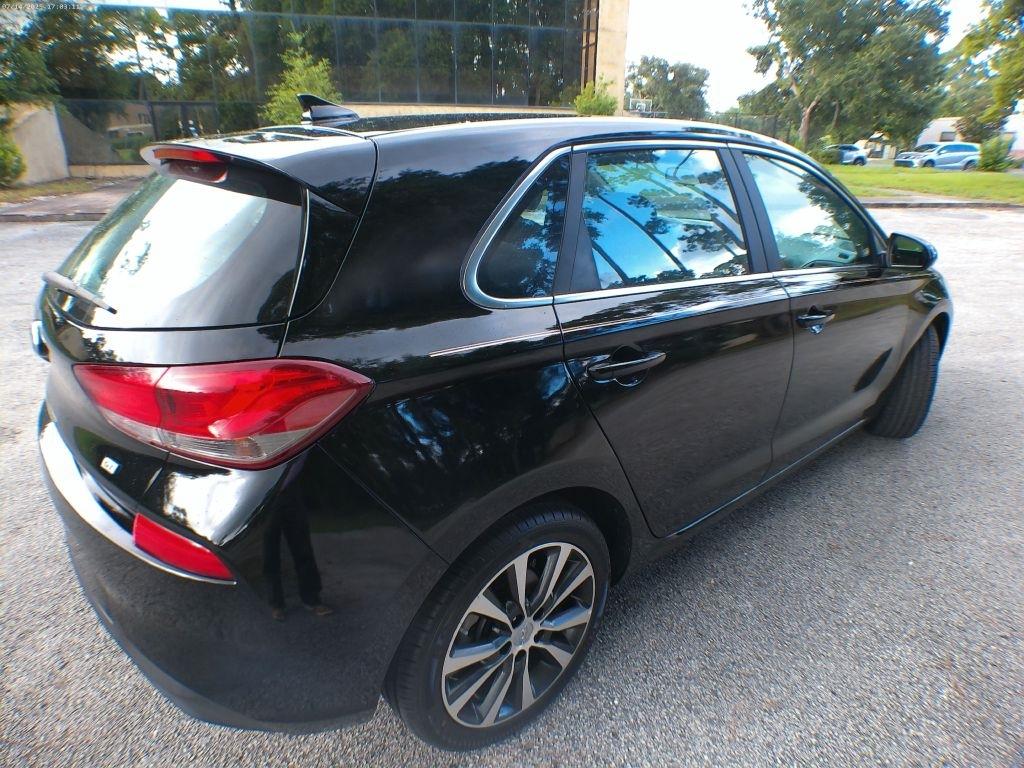 Hyundai Elantra GT Base 6A 2020