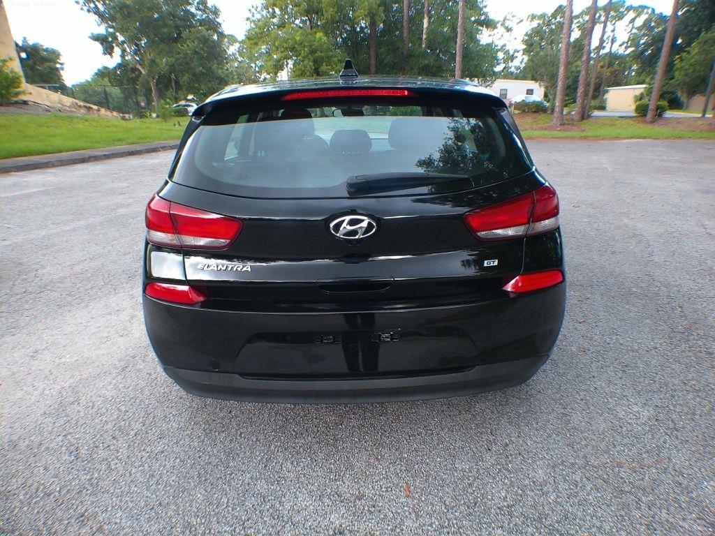 Hyundai Elantra GT Base 6A 2020
