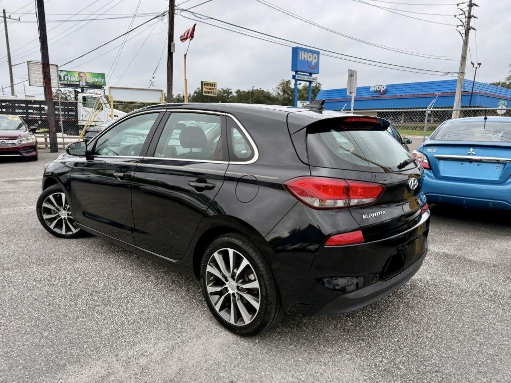 Hyundai Elantra GT Base 6A 2020