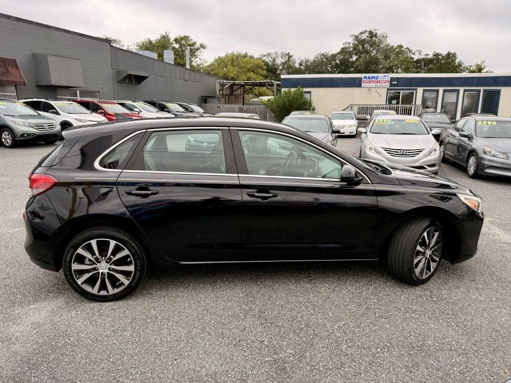 Hyundai Elantra GT Base 6A 2020