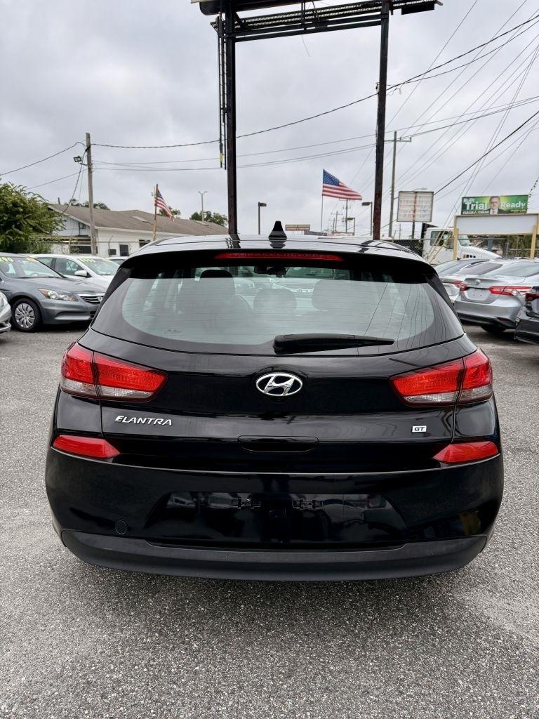Hyundai Elantra GT Base 6A 2020