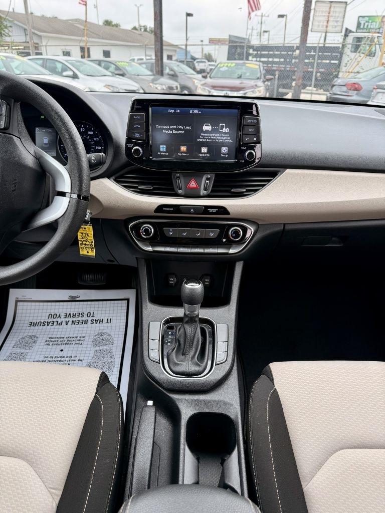 Hyundai Elantra GT Base 6A 2020
