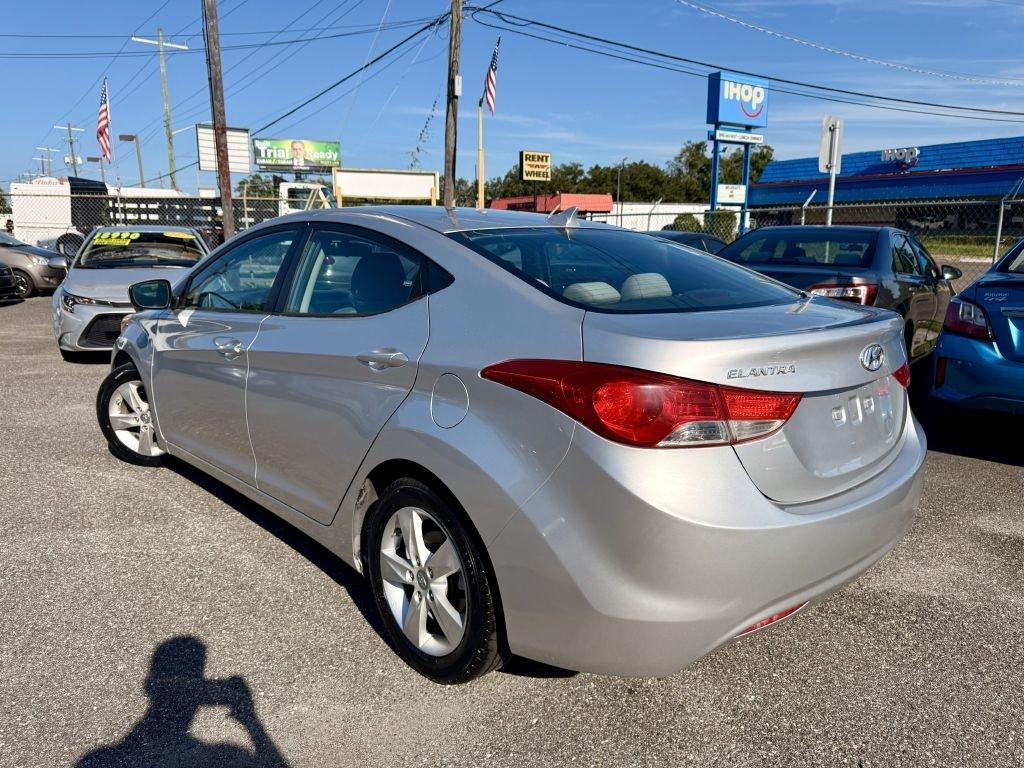 Hyundai Elantra GLS A/T 2011