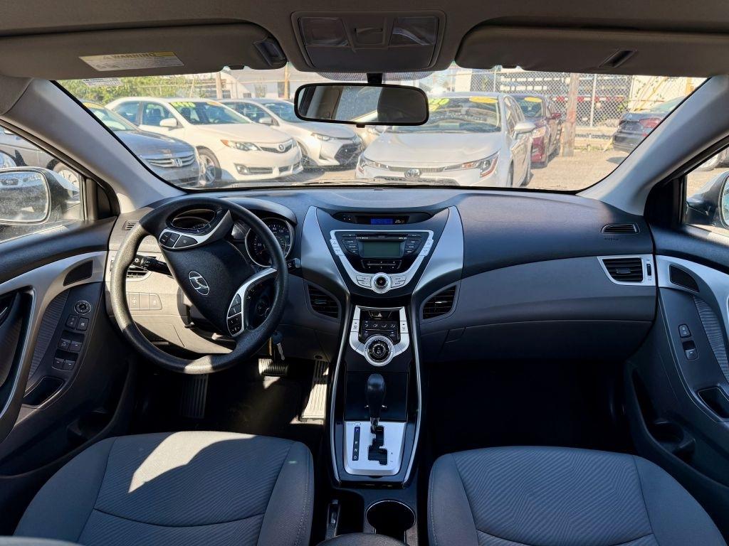 Hyundai Elantra GLS A/T 2011