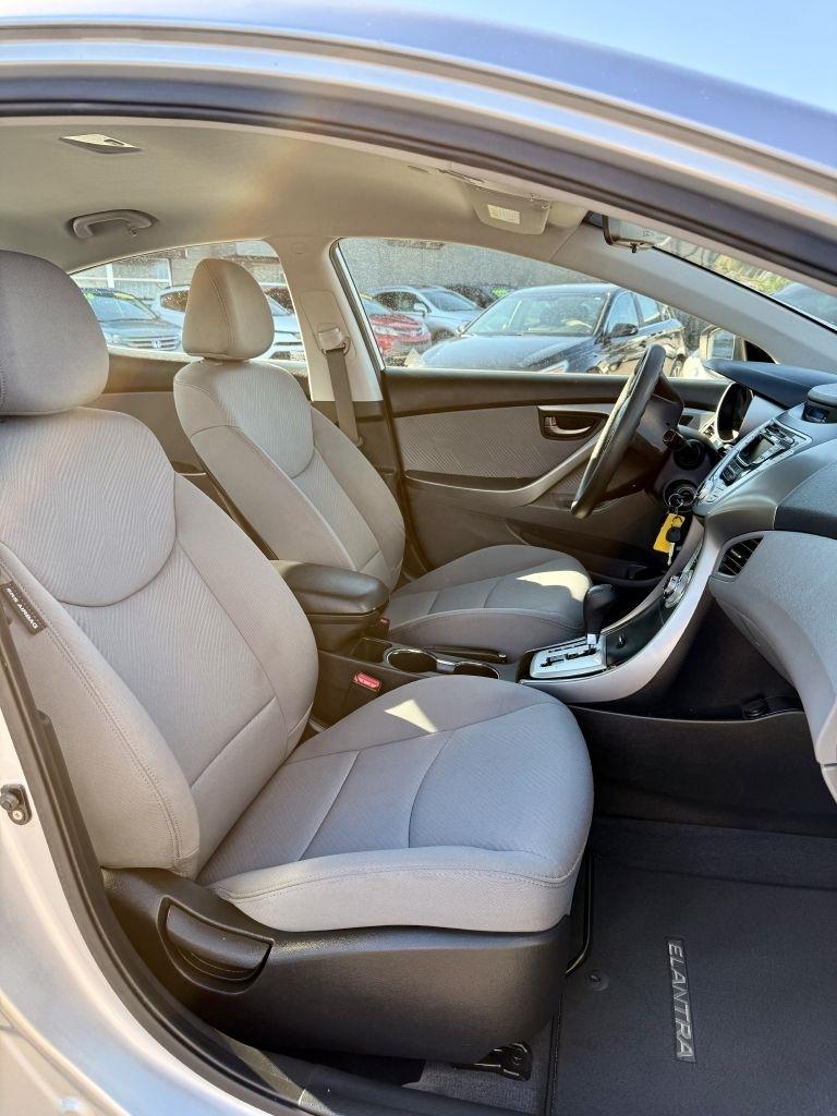 Hyundai Elantra GLS A/T 2011