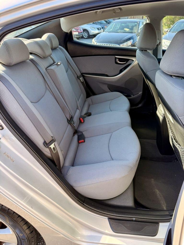 Hyundai Elantra GLS A/T 2011