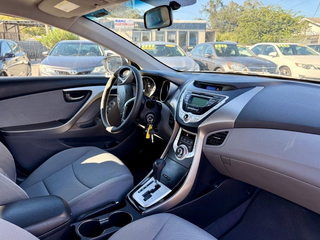 Hyundai Elantra GLS A/T 2011
