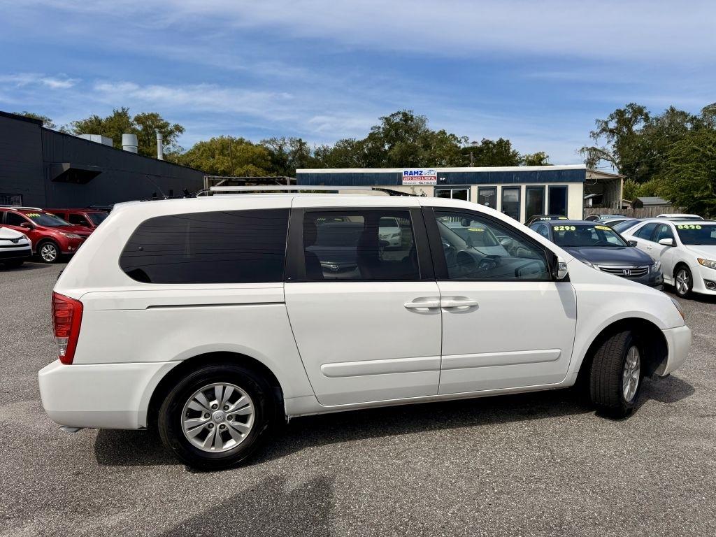 Kia Sedona LX LWB 2012