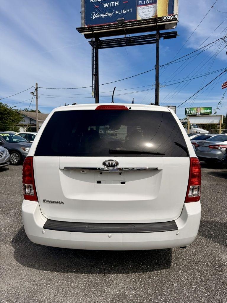 Kia Sedona LX LWB 2012