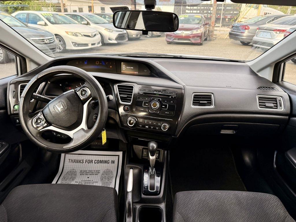 Honda Civic LX Sedan 5-Speed AT 2013
