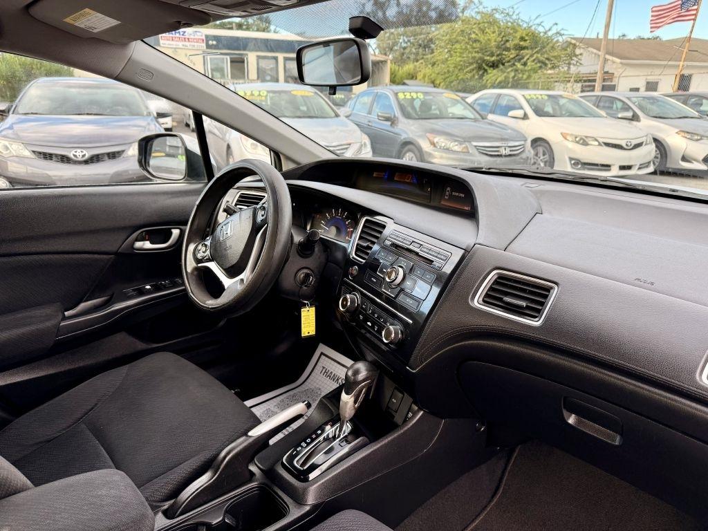 Honda Civic LX Sedan 5-Speed AT 2013