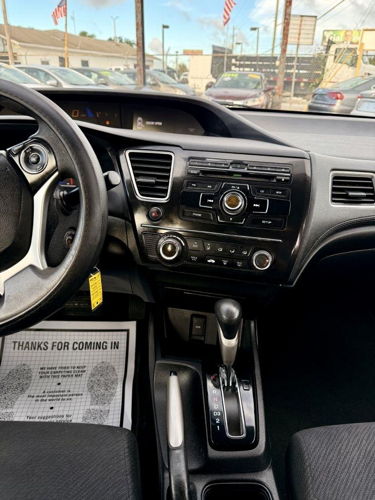 Honda Civic LX Sedan 5-Speed AT 2013