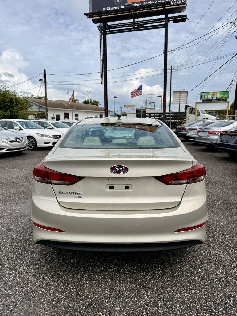 Hyundai Elantra SE 6AT 2017