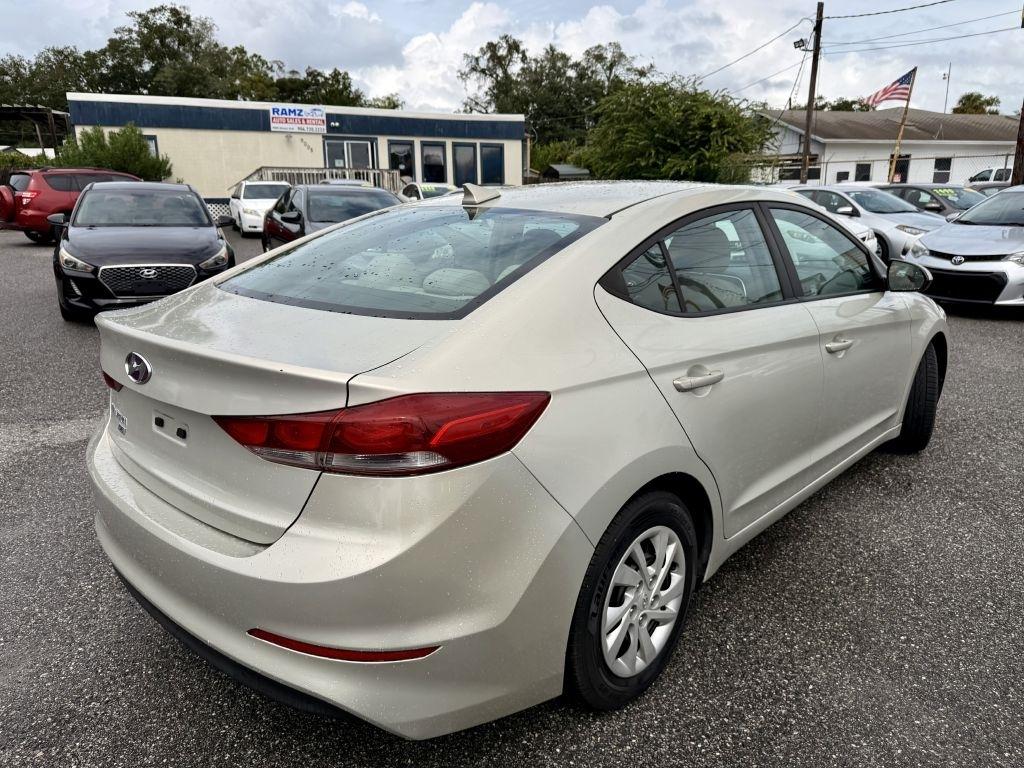 Hyundai Elantra SE 6AT 2017