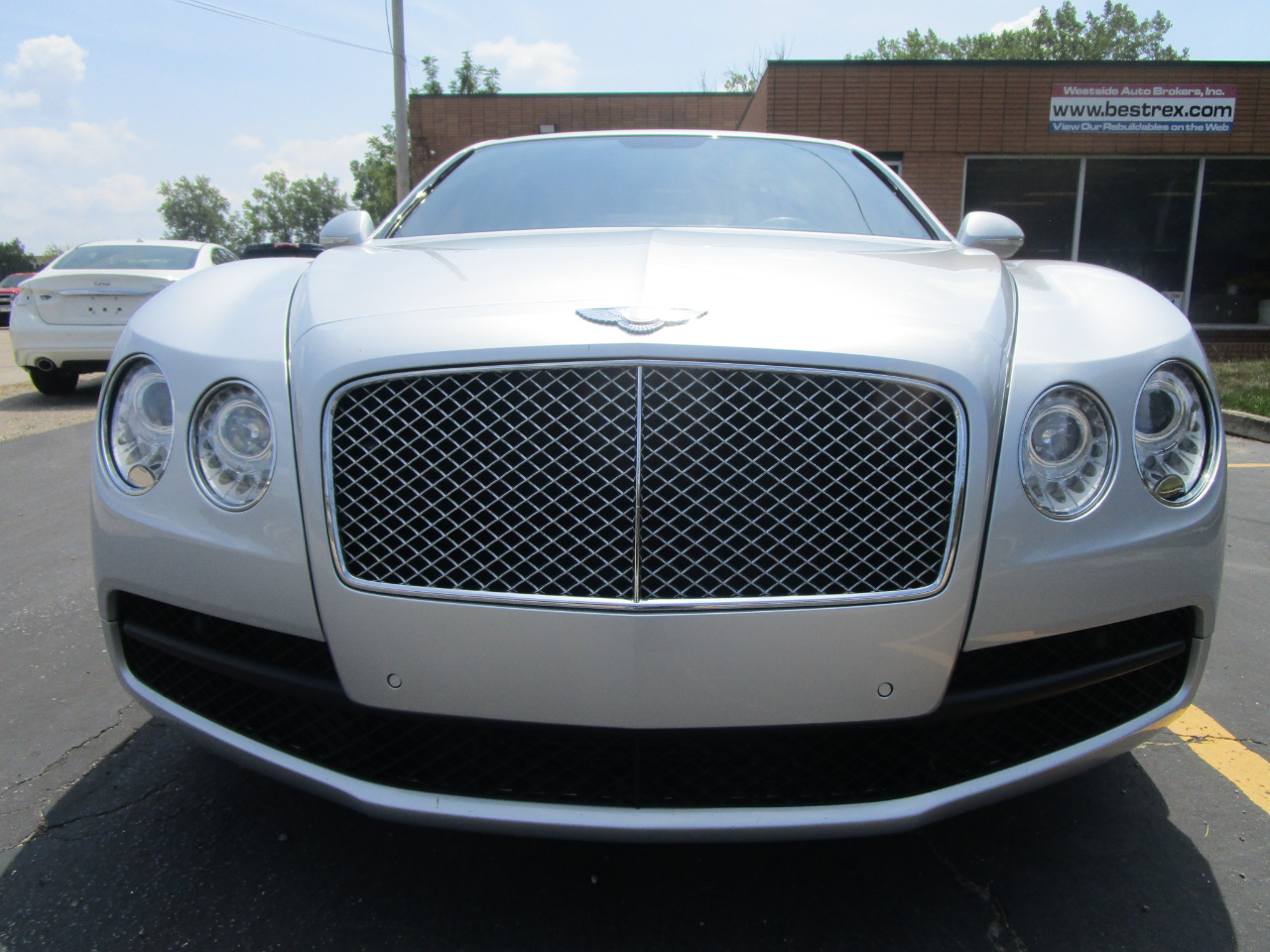 Bentley Flying Spur 4dr Sdn V8 2015 Bentley Flying Spur 4dr Sdn V8 2015