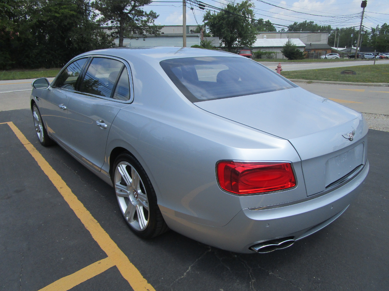 Bentley Flying Spur 4dr Sdn V8 2015 Bentley Flying Spur 4dr Sdn V8 2015