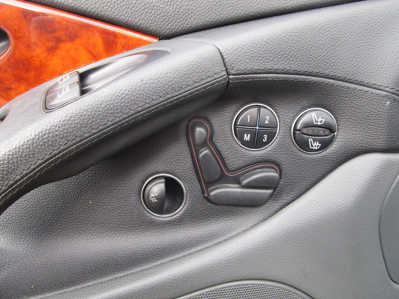 Mercedes-Benz SL-Class 2dr Roadster 5.0L 2005