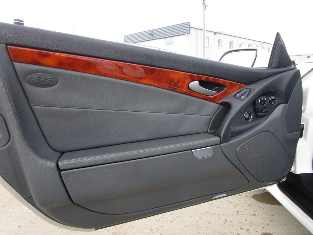 Mercedes-Benz SL-Class 2dr Roadster 5.0L 2005