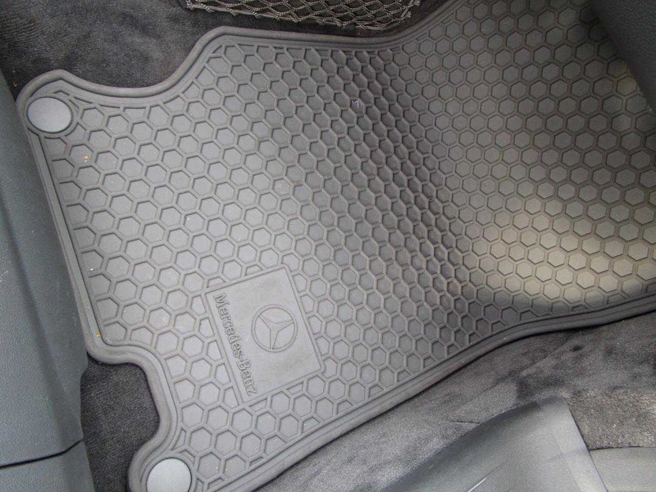 Mercedes-Benz SL-Class 2dr Roadster 5.0L 2005