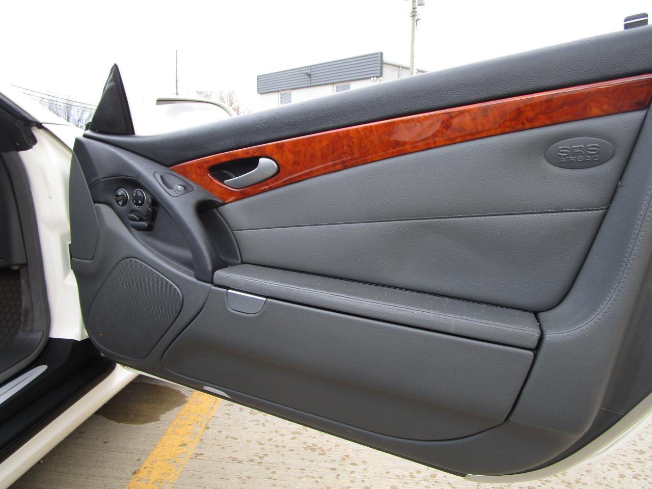 Mercedes-Benz SL-Class 2dr Roadster 5.0L 2005