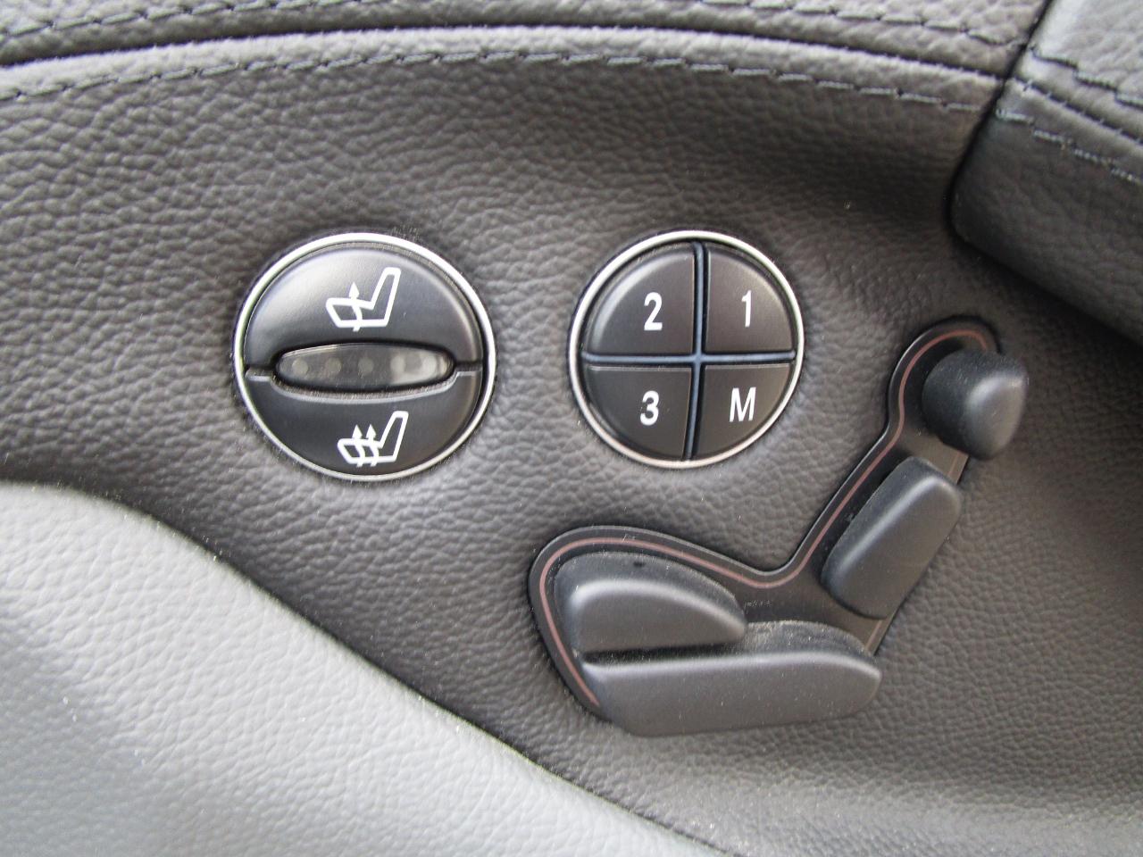 Mercedes-Benz SL-Class 2dr Roadster 5.0L 2005