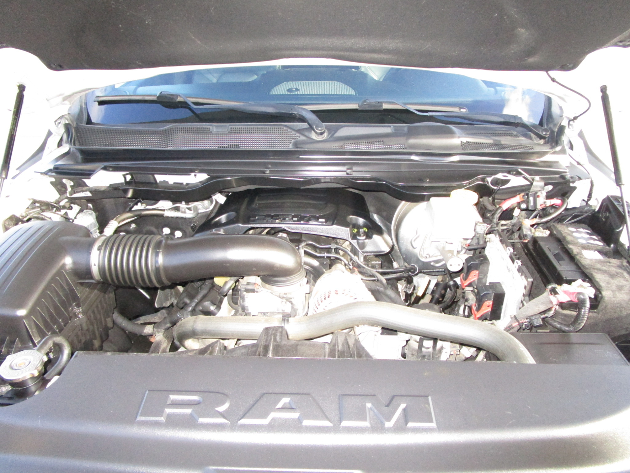 RAM 1500 Tradesman 4x4 Quad Cab 6'4" Box 2021