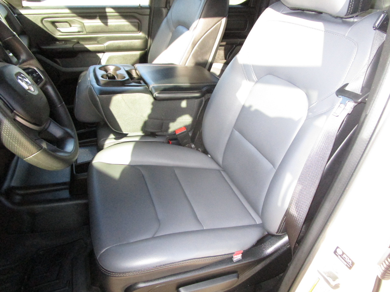 RAM 1500 Tradesman 4x4 Quad Cab 6'4" Box 2021