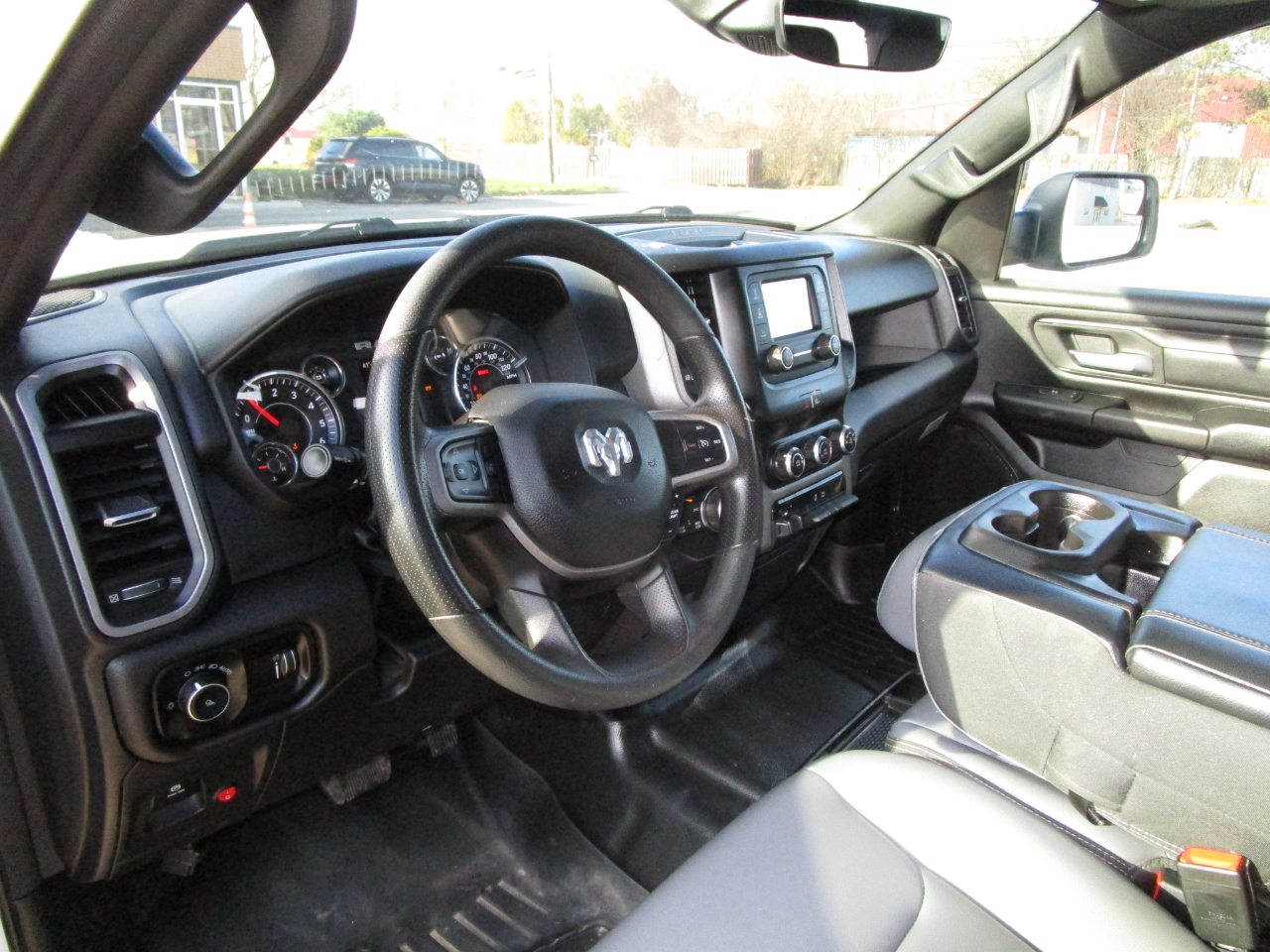 RAM 1500 Tradesman 4x4 Quad Cab 6'4" Box 2021