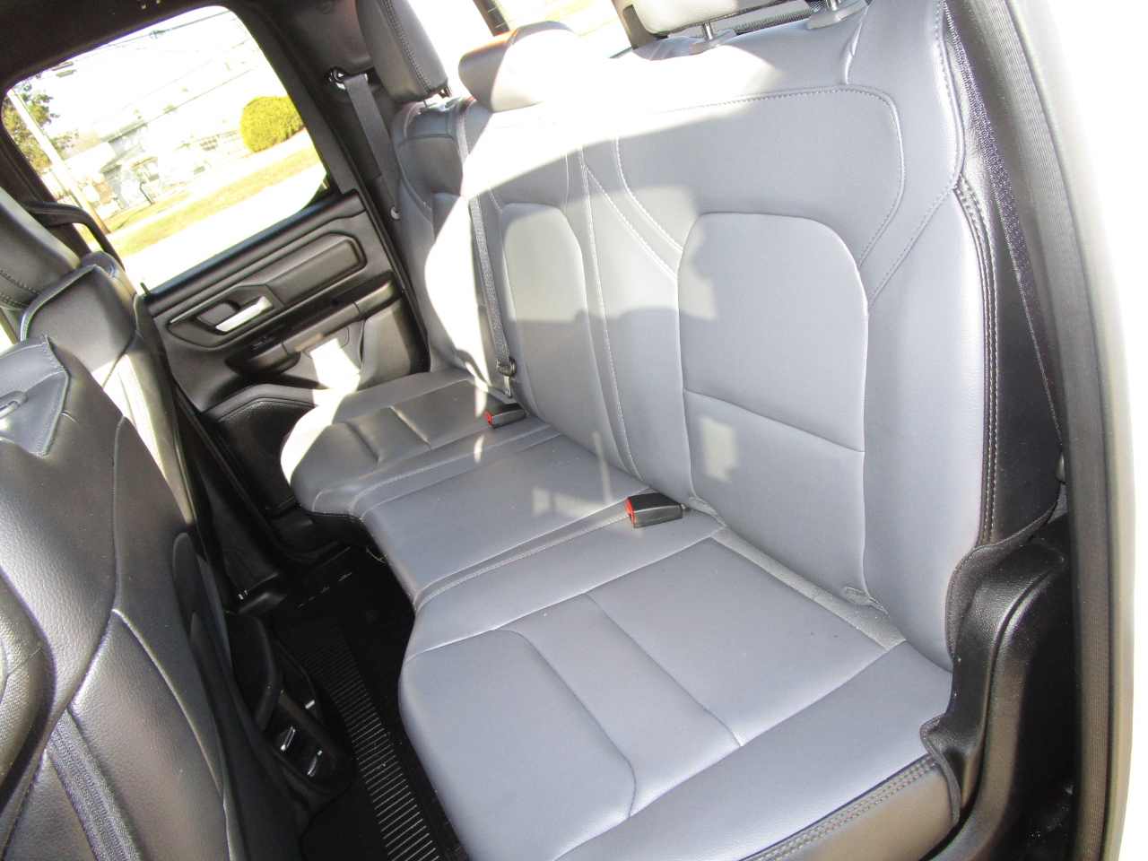 RAM 1500 Tradesman 4x4 Quad Cab 6'4" Box 2021