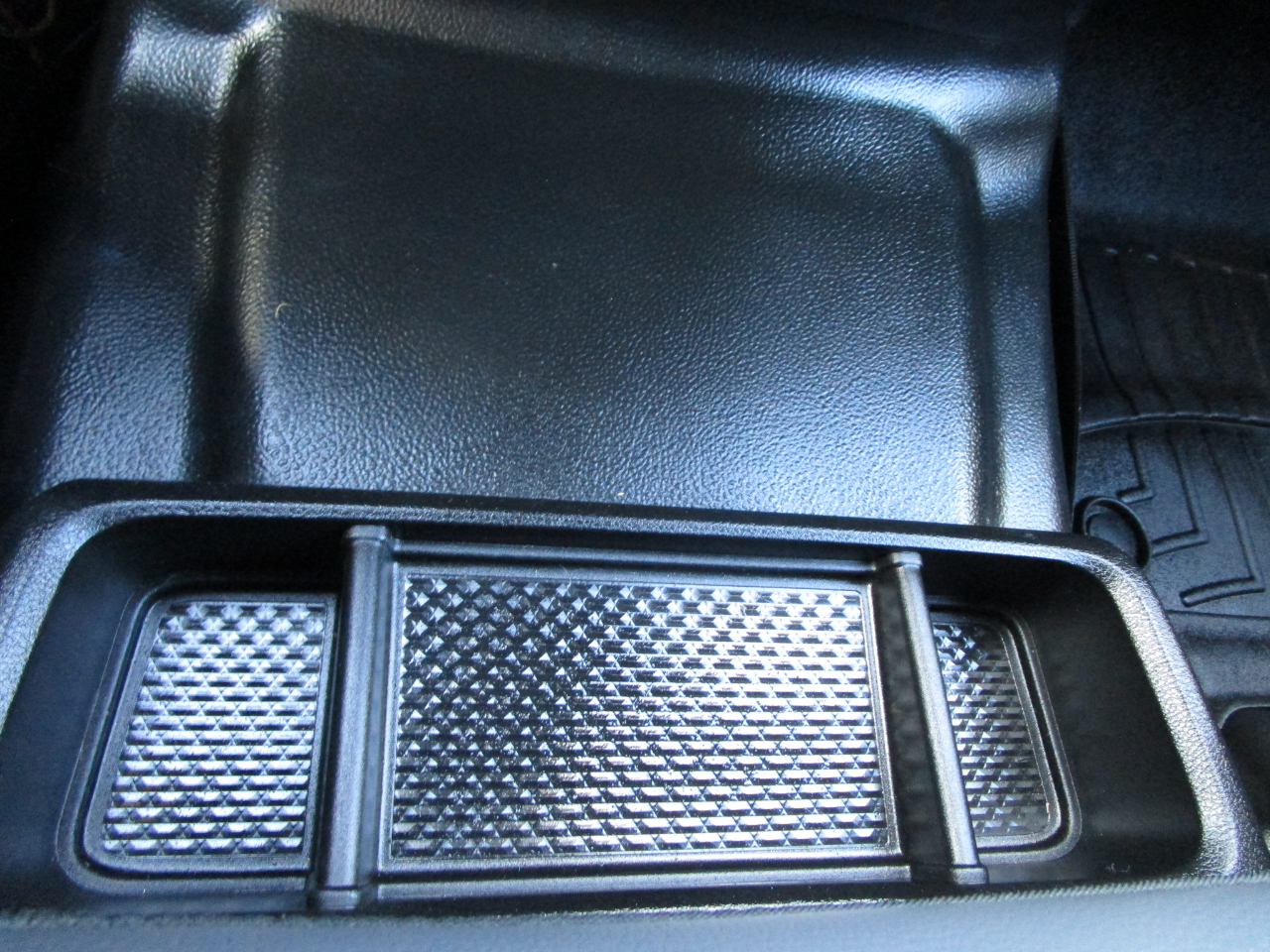 RAM 1500 Tradesman 4x4 Quad Cab 6'4" Box 2021