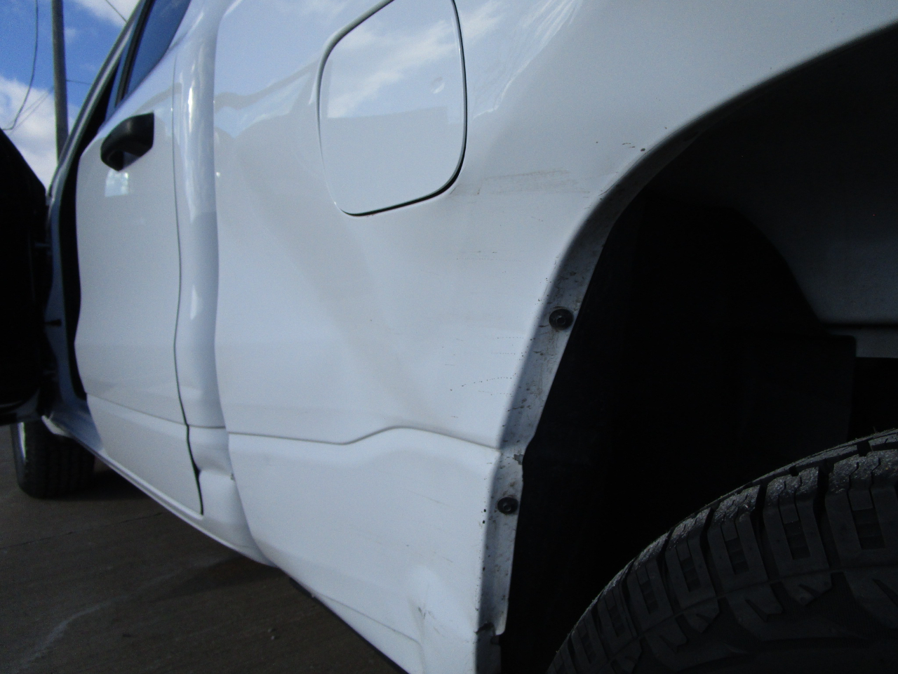 RAM 1500 Tradesman 4x4 Quad Cab 6'4" Box 2021