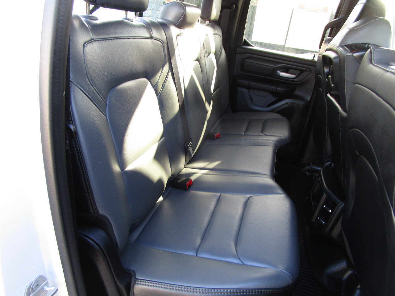 RAM 1500 Tradesman 4x4 Quad Cab 6'4" Box 2021