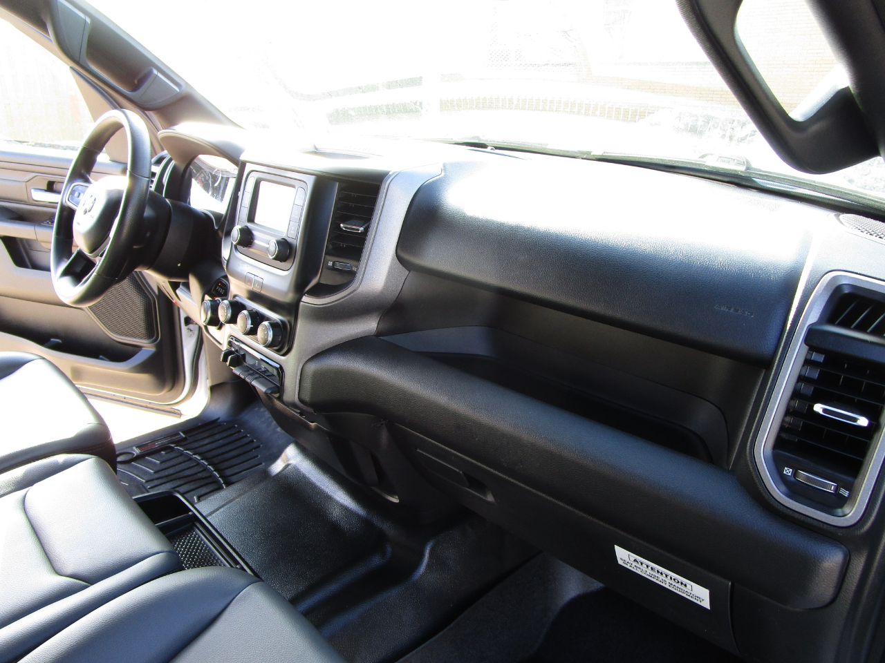 RAM 1500 Tradesman 4x4 Quad Cab 6'4" Box 2021