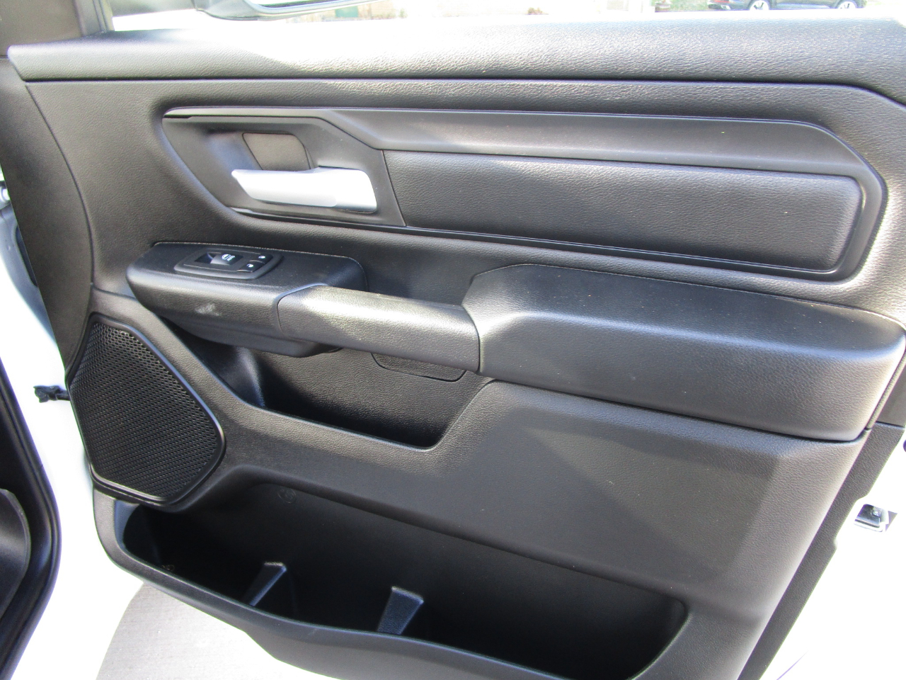 RAM 1500 Tradesman 4x4 Quad Cab 6'4" Box 2021