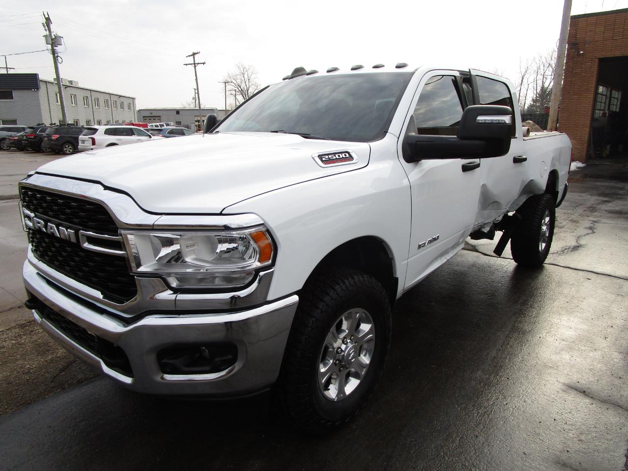 RAM 2500 Big Horn 4x4 Crew Cab 6'4" Box 2024