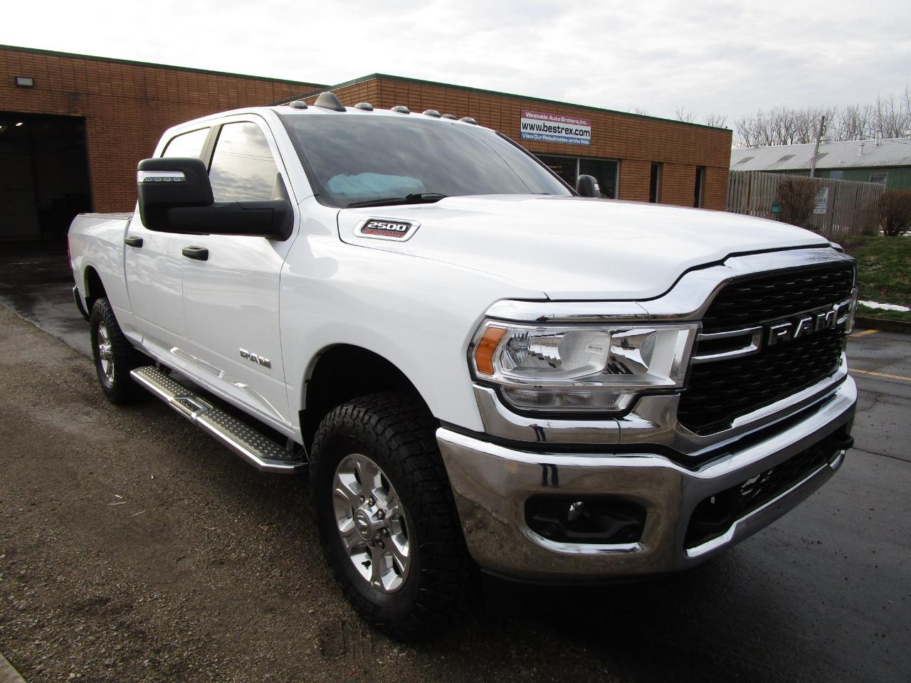 RAM 2500 Big Horn 4x4 Crew Cab 6'4" Box 2024