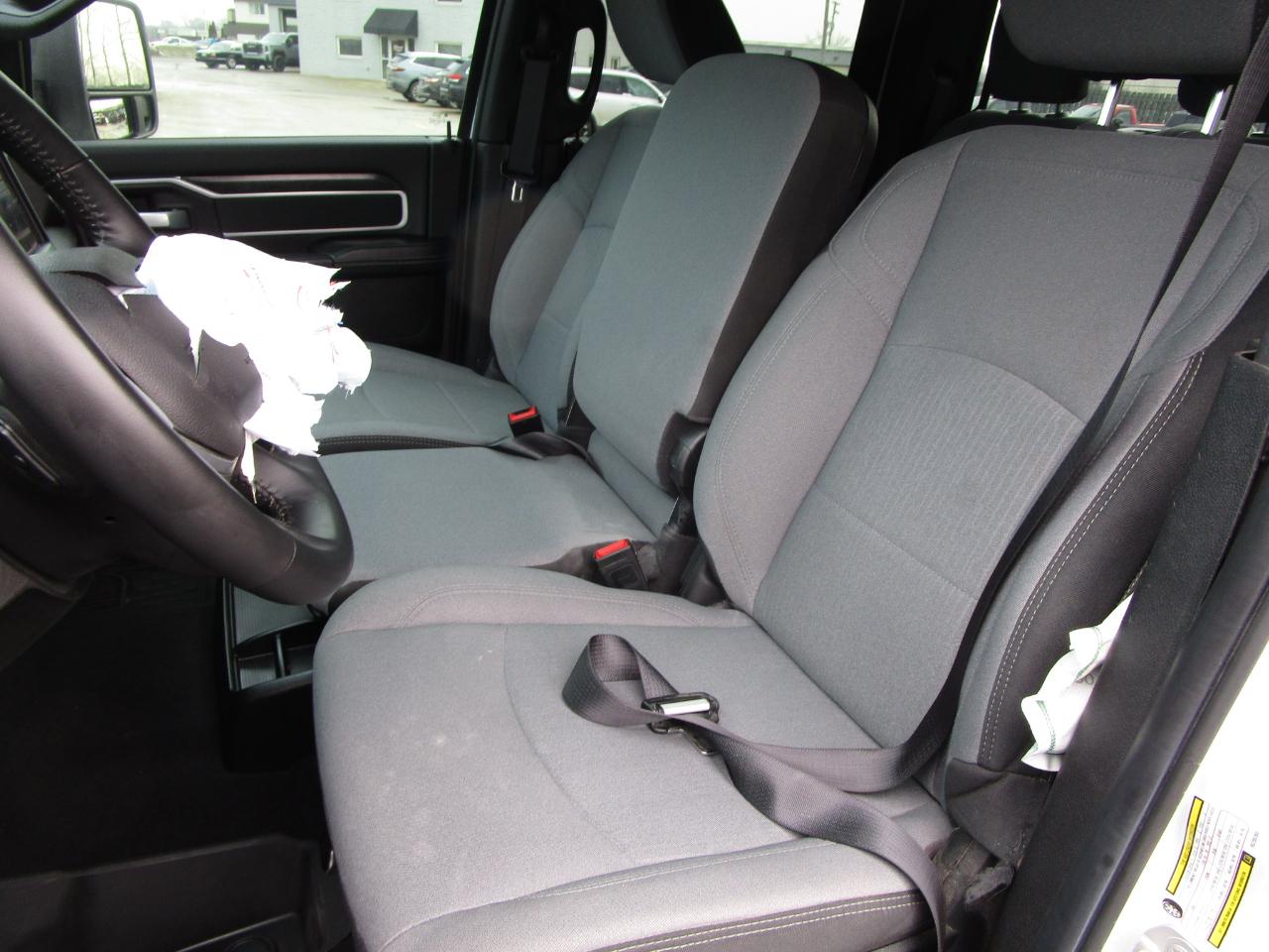 RAM 2500 Big Horn 4x4 Crew Cab 6'4" Box 2024