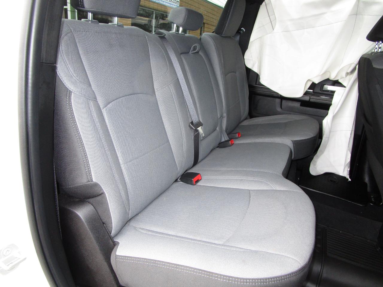 RAM 2500 Big Horn 4x4 Crew Cab 6'4" Box 2024