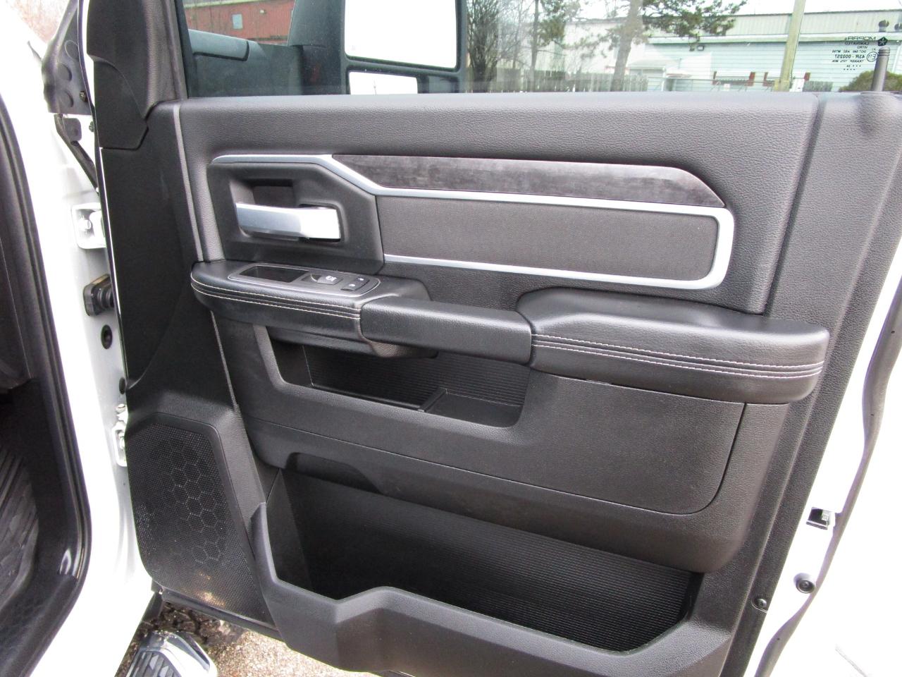 RAM 2500 Big Horn 4x4 Crew Cab 6'4" Box 2024