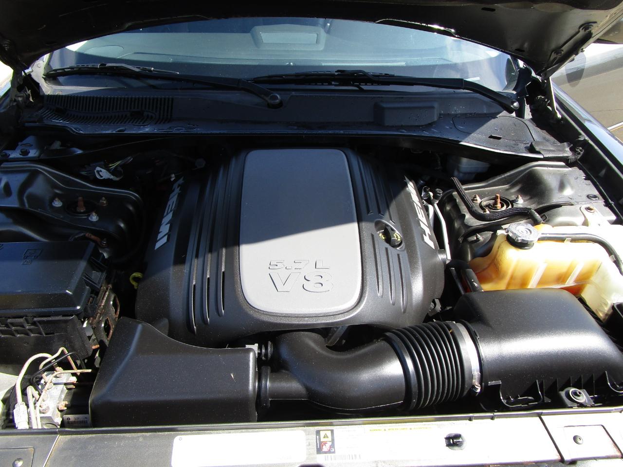 Dodge Charger 4dr Sdn R/T RWD 2009