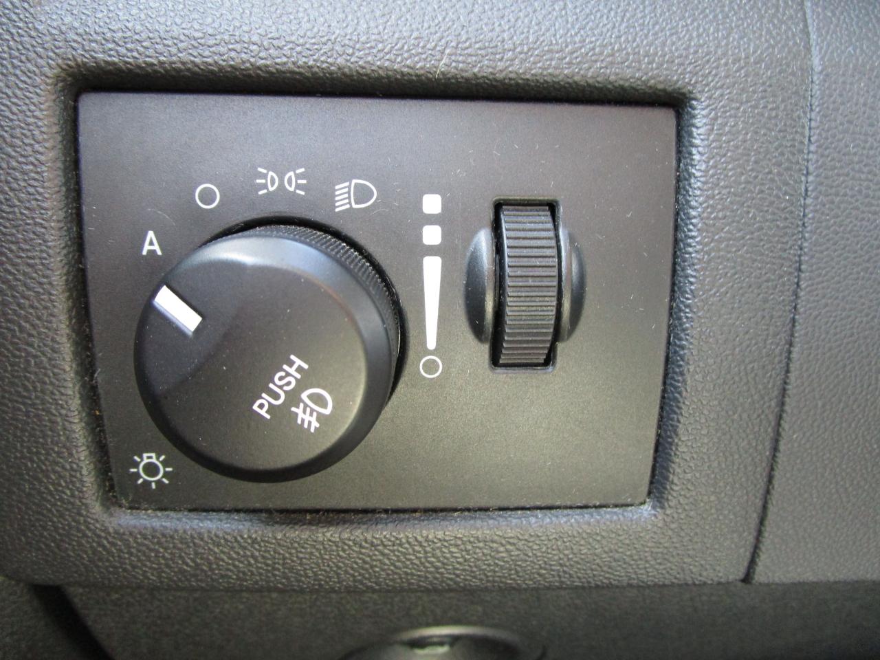 Dodge Charger 4dr Sdn R/T RWD 2009