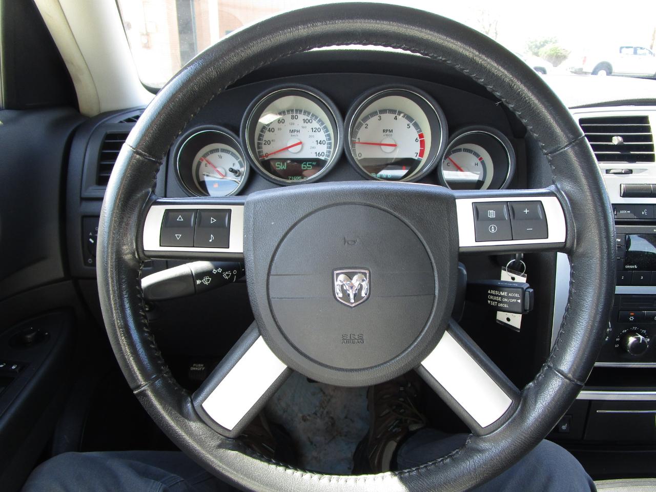 Dodge Charger 4dr Sdn R/T RWD 2009