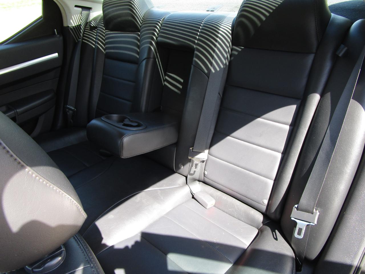 Dodge Charger 4dr Sdn R/T RWD 2009