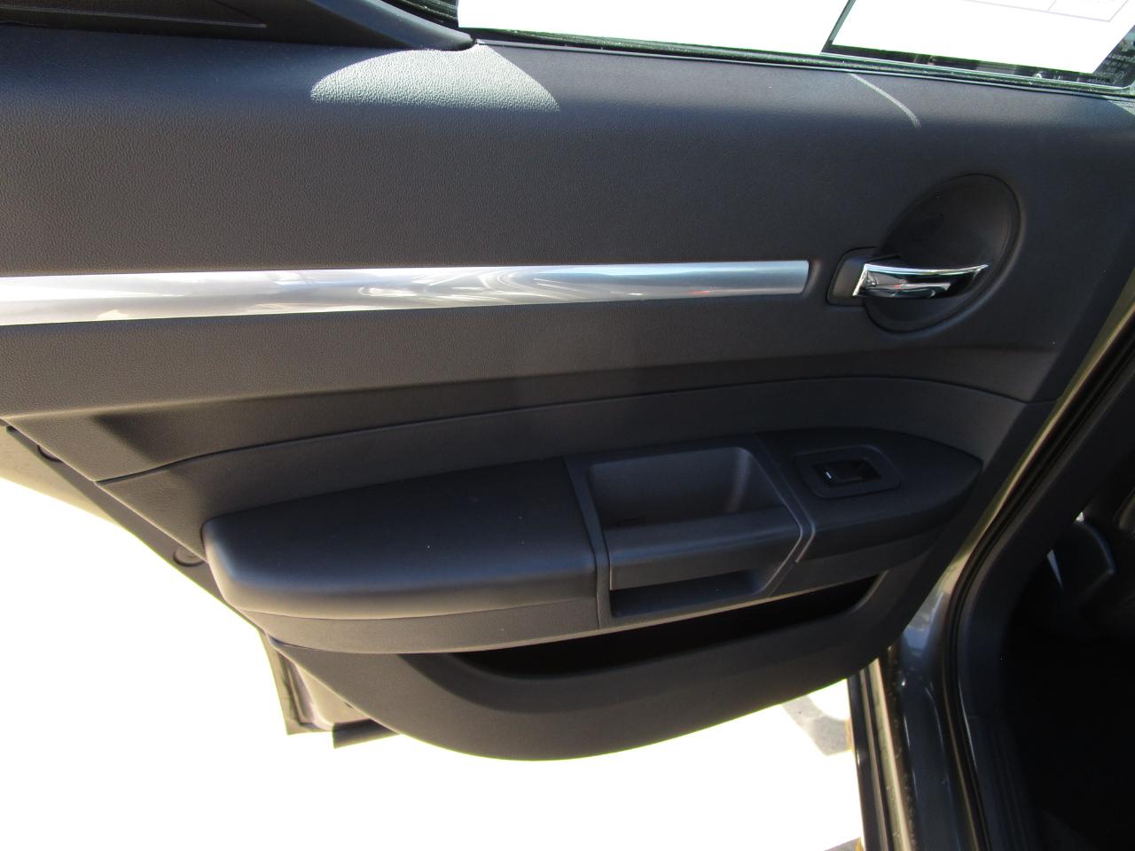 Dodge Charger 4dr Sdn R/T RWD 2009