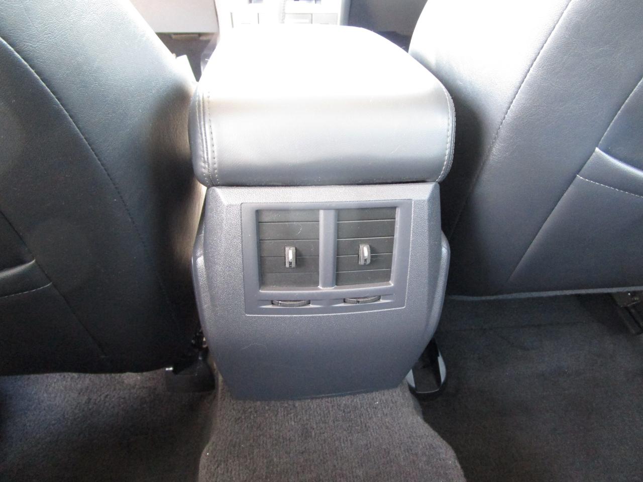 Dodge Charger 4dr Sdn R/T RWD 2009