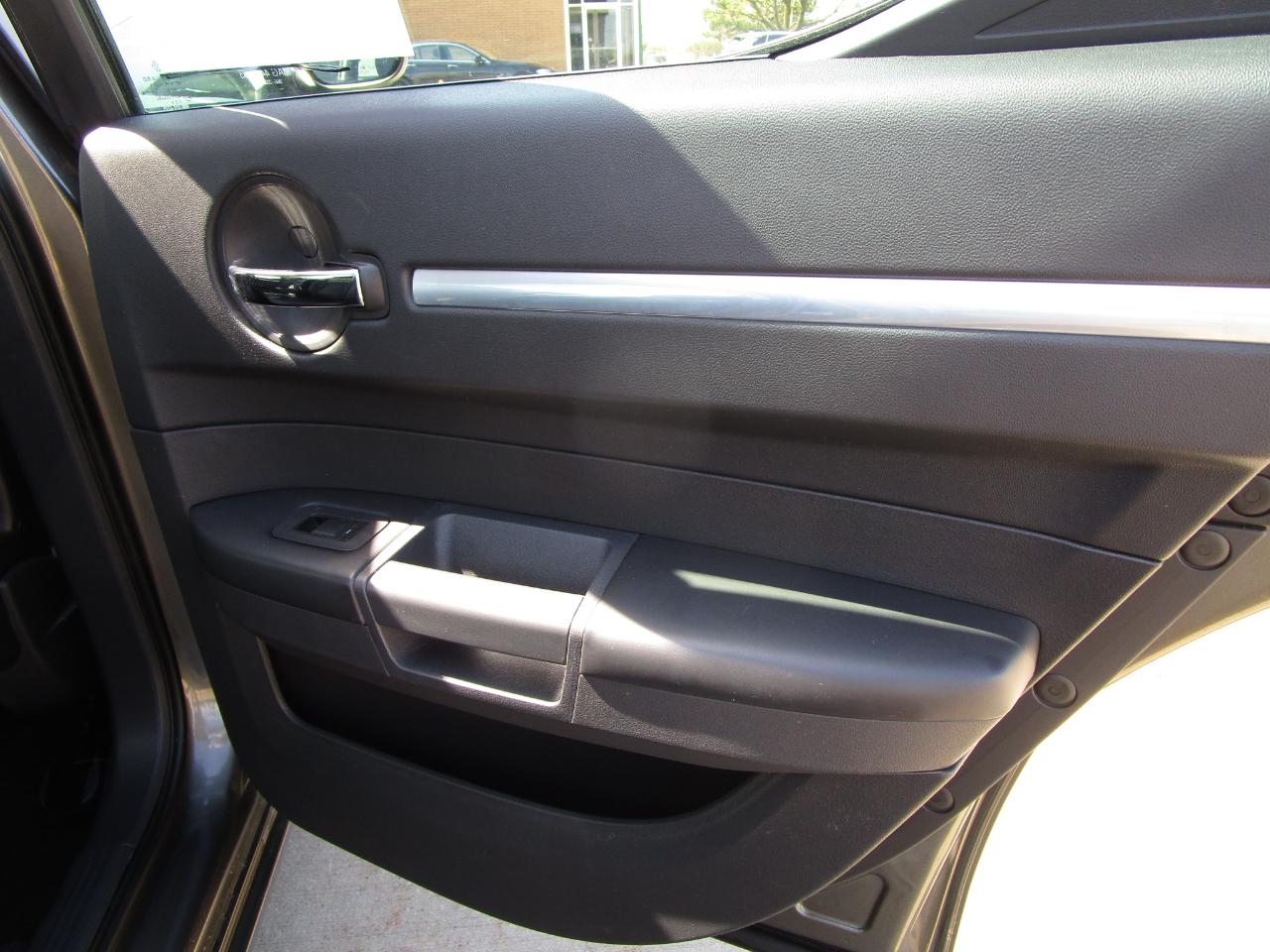 Dodge Charger 4dr Sdn R/T RWD 2009